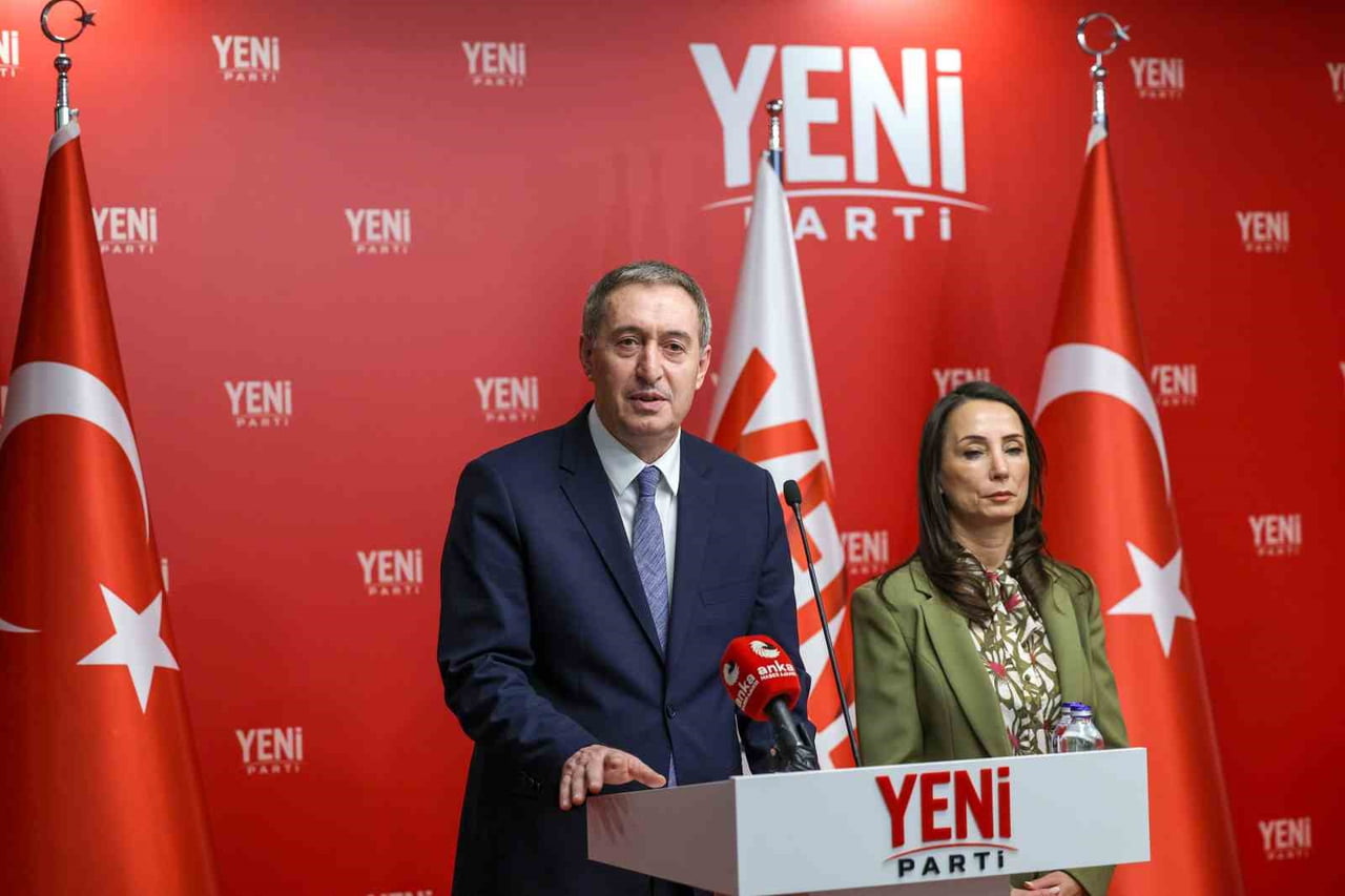 DEM PARTİ EŞ GENEL BAŞKANLARI TÜLAY HATİMOĞULLARI VE TUNCER BAKIRHAN, YENİ PARTİ GENEL BAŞKANI...