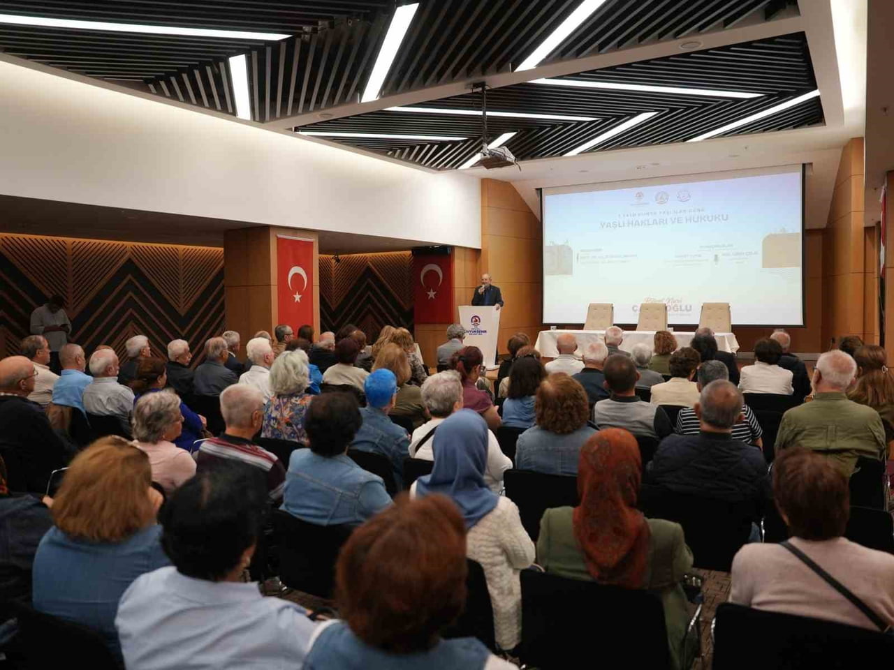 DENİZLİ BÜYÜKŞEHİR BELEDİYESİ, DÜNYA YAŞLILAR GÜNÜ NEDENİYLE "YAŞLI HAKLARI VE HUKUKU" BAŞLIKLI...