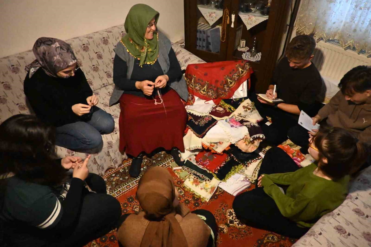 DENİZLİ’DE HATİPZADE VELİ BAŞER ANADOLU İMAM HATİP LİSESİ ÖĞRENCİLERİ, "SANDIKTAKİ HAFIZA"...