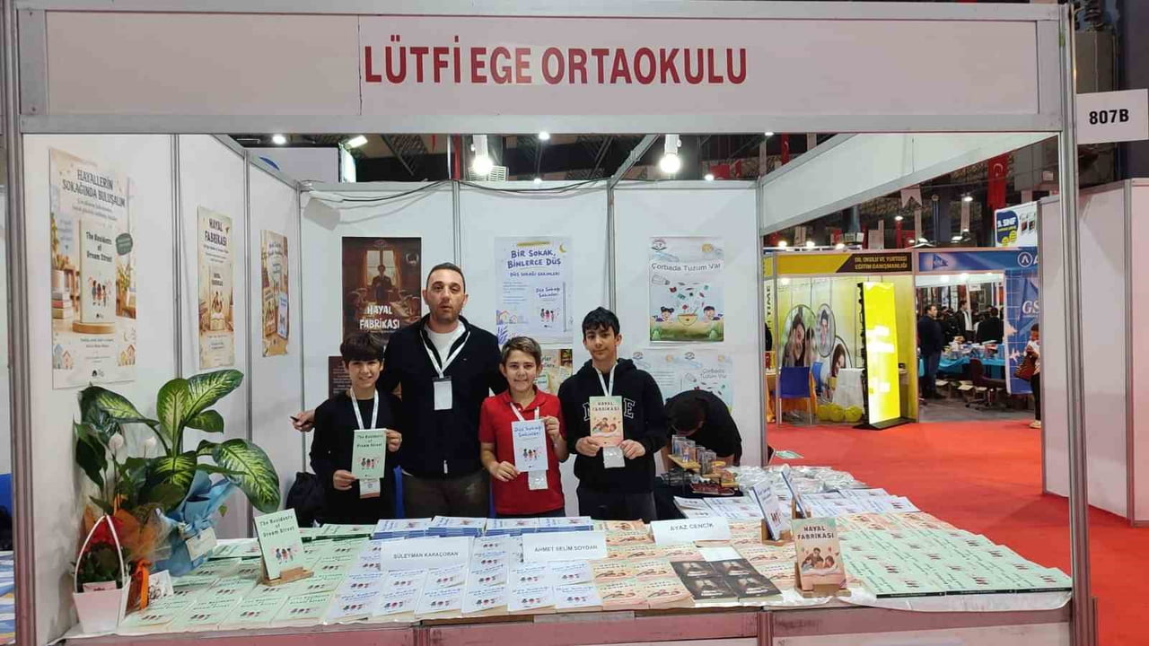 DENİZLİ LÜTFİ EGE ORTAOKULU 7/E SINIFINDAKİ 31 ÖĞRENCİNİN ÜÇ AYLIK ÇALIŞMAYLA HAZIRLADIĞI...