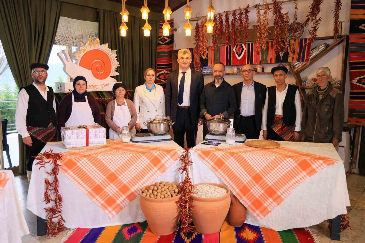 DENİZLİ’NİN ÇAMELİ İLÇESİNİN YÖRESEL LEZZETLERİ VE KÜLTÜREL DEĞERLERİ, "TEOMAN EGE İLE LEZZETİN...