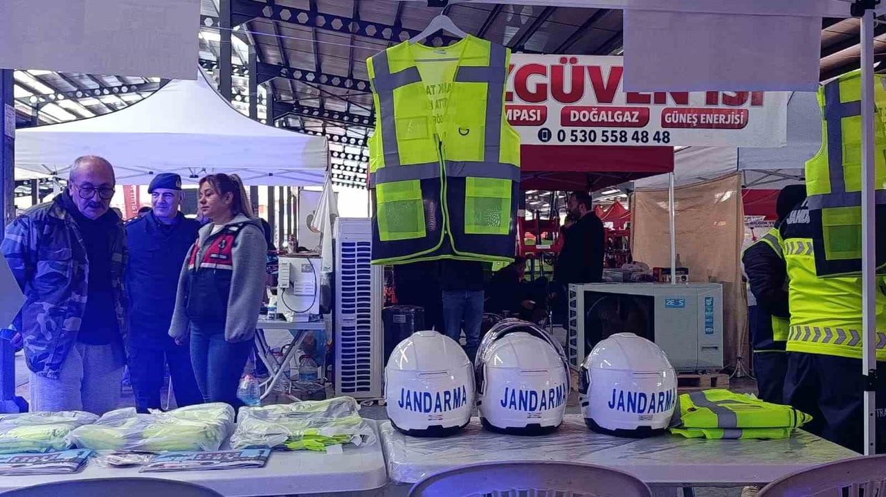 DENİZLİ’NİN ÇİVRİL İLÇESİNDE DÜZENLENEN 4. TARIM VE HAYVANCILIK FUARI’NDA, TRAFİK GÜVENLİĞİNE...