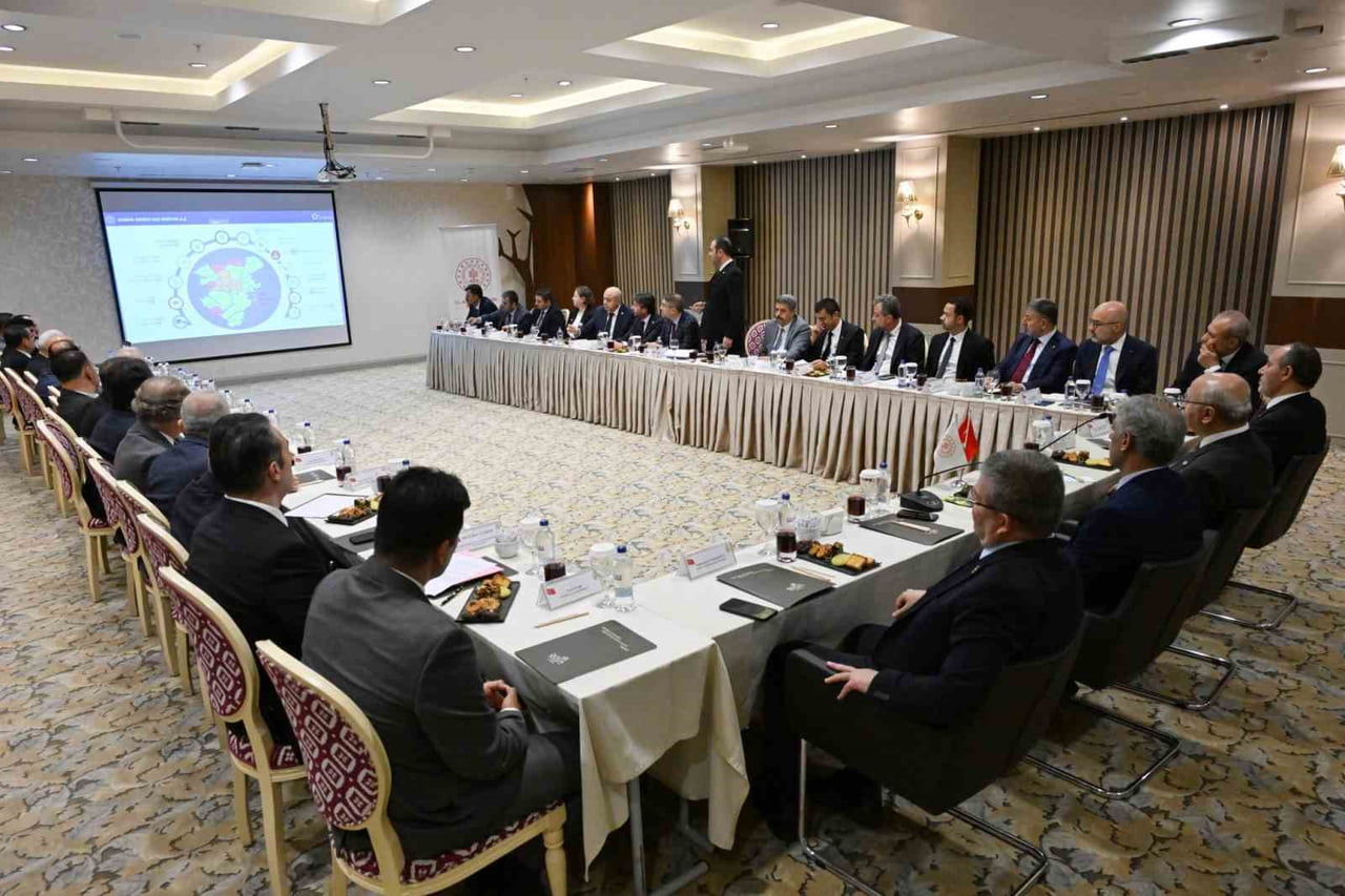 DENİZLİ’NİN TURİZM POTANSİYELİNİ GÜÇLENDİRMEK, KARAHAYIT’IN DOĞAL GAZ İHTİYACINI KARŞILAMAK VE...