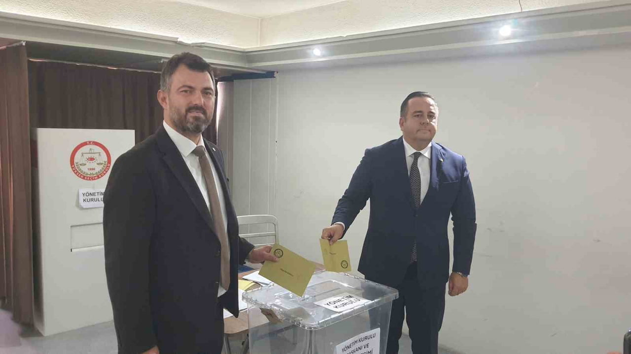 DENİZLİ TİCARET BORSASINDA KOMİTE SEÇİMLERİNİN TAMAMLANMASININ ARDINDAN YAPILAN OYLAMALARDA...