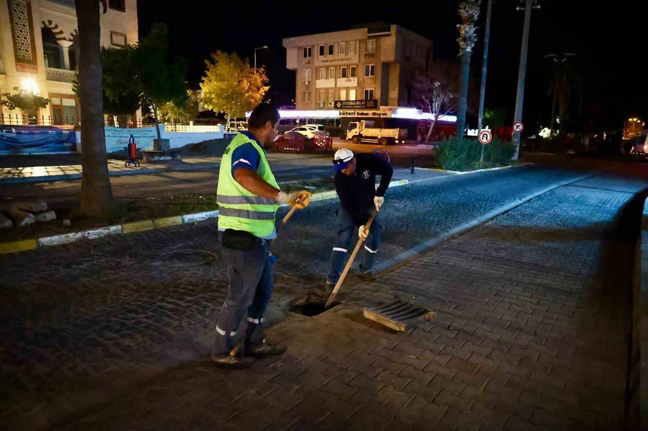 DİDİM BELEDİYESİ’NDEN YAĞIŞ ÖNCESİ TEMİZLİK