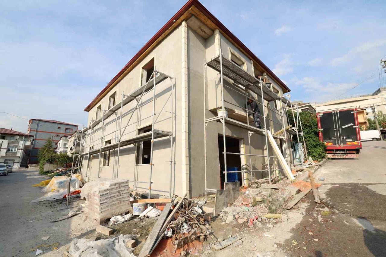DİLOVASI BELEDİYESİ TARAFINDAN CUMHURİYET MAHALLESİ'NDE YAPIMI SÜRDÜRÜLEN TAZİYE EVİNİN, SOSYAL...