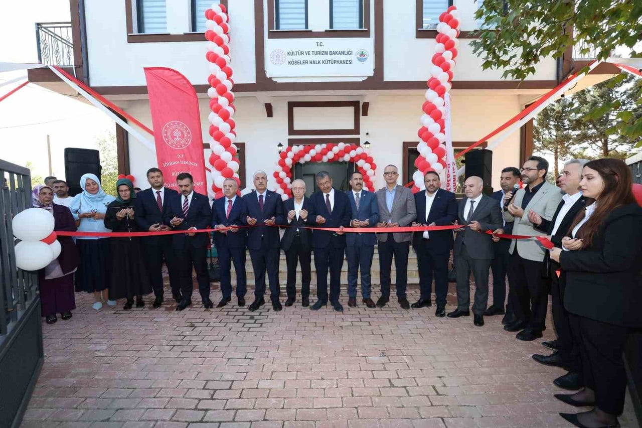 DİLOVASI’NDA KÖSELER HALK KÜTÜPHANESİ, YAZAR HAYATİ İNANÇ’IN KATILIMIYLA DÜZENLENEN TÖRENLE...