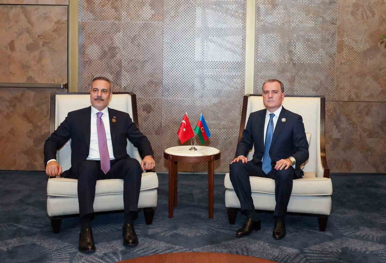 DIŞİŞLERİ BAKANI HAKAN FİDAN, BAKÜ'DE AZERBAYCAN DIŞİŞLERİ BAKANI CEYHUN BAYRAMOV İLE BİR ARAYA...