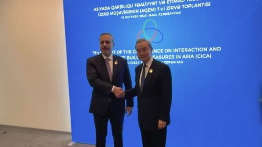 Dışişleri Bakanı Hakan Fidan, Bakü'de Çin Dışişleri Bakanı Wang Yi ile bir araya geldi.