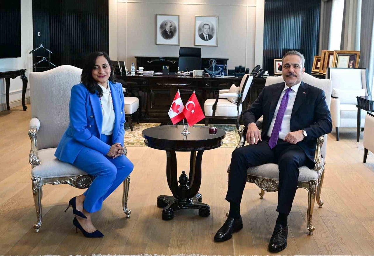 DIŞİŞLERİ BAKANI HAKAN FİDAN, KANADA DIŞİŞLERİ BAKANI ANİTA ANAND İLE ANKARA’DA BİR ARAYA...