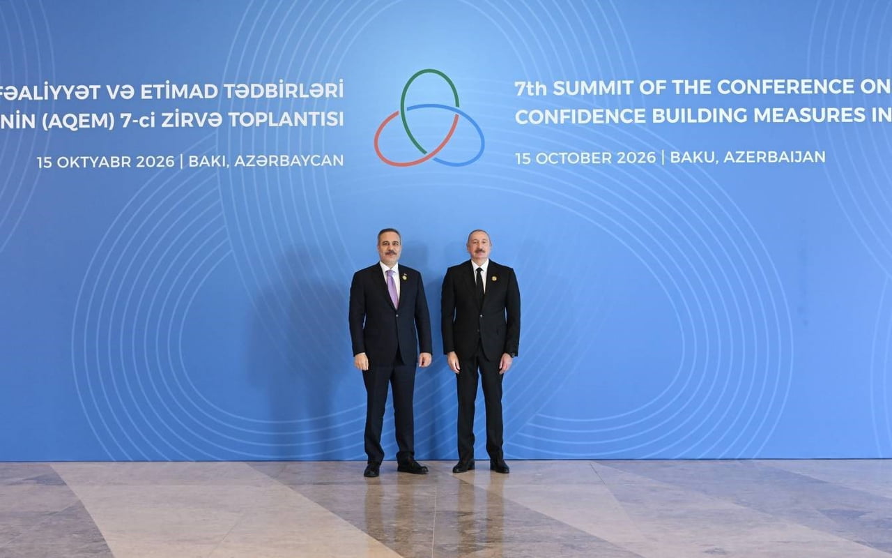 DIŞİŞLERİ BAKANI HAKAN FİDAN (SOLDA), AZERBAYCAN CUMHURBAŞKANI İLHAM ALİYEV (SAĞDA)