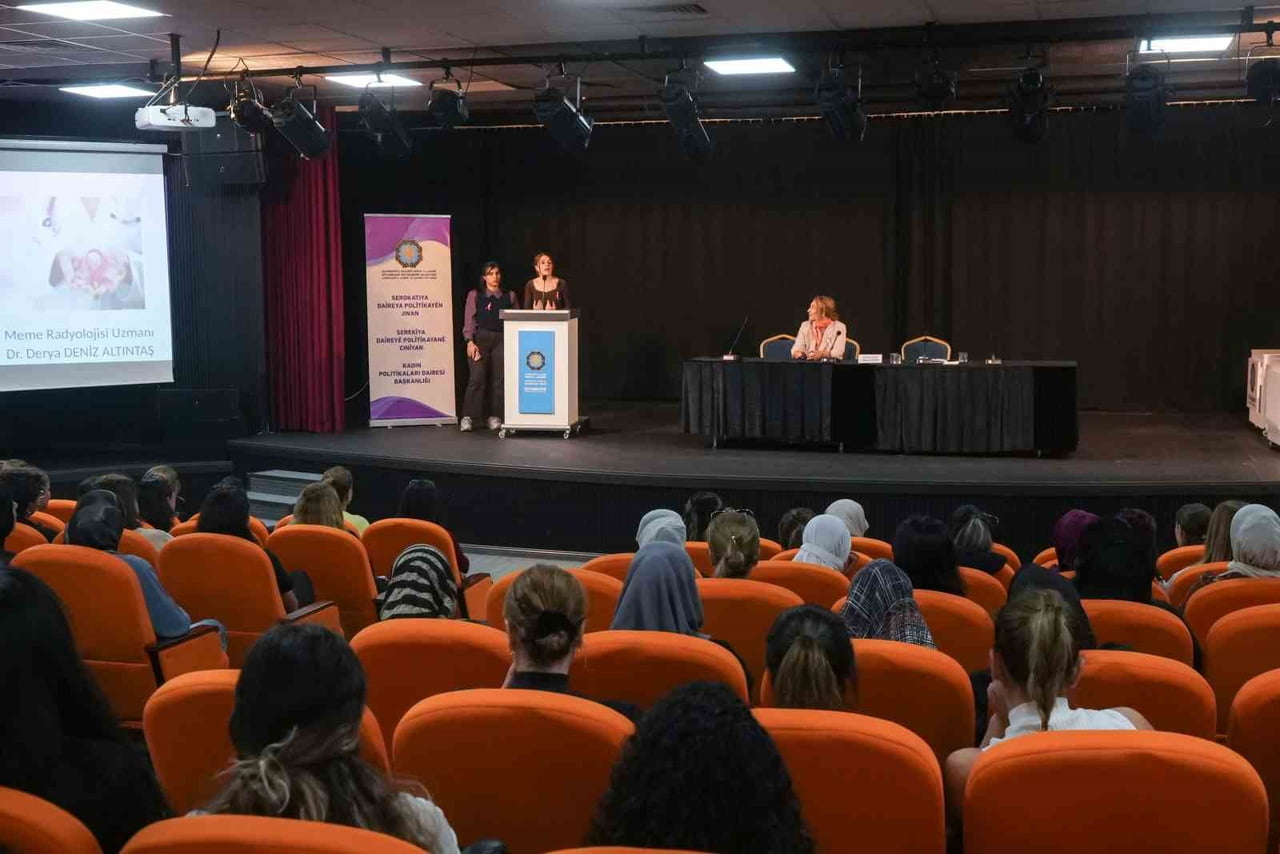 DİYARBAKIR’DA MEME KANSERİNDE ERKEN TANIYA DAİR SÖYLEŞİ GERÇEKLEŞTİRİLDİ