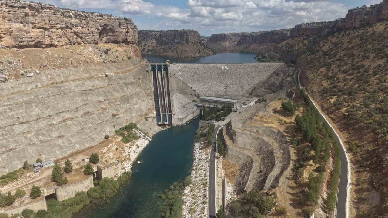 DİYARBAKIR İÇME SUYU İSALE HATTININ 2. KISIM İKMALİNDE ÇALIŞMALAR DEVAM EDİYOR.