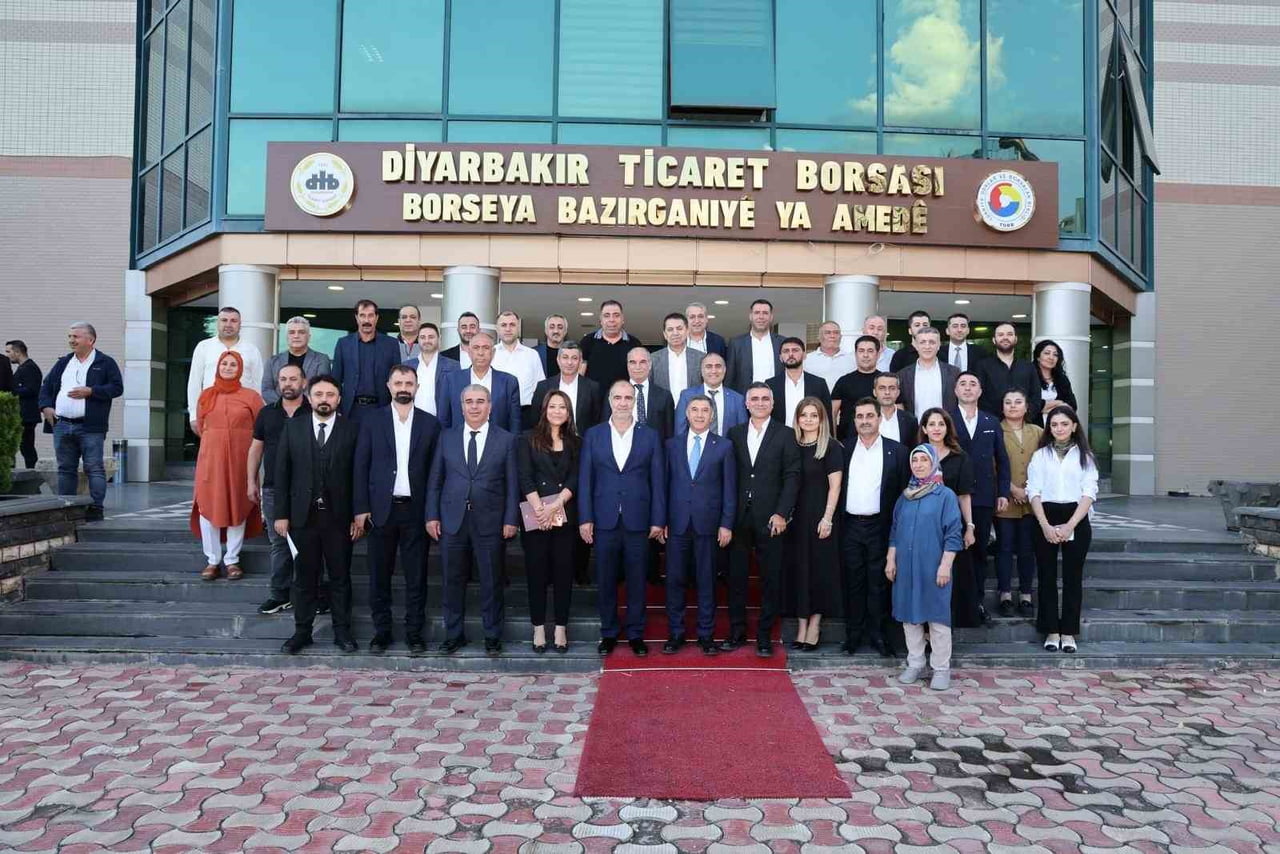 DİYARBAKIR TİCARET BORSASININ SEÇİMLERİ TAMAMLANDI. BEYAZ LİSTE İLE TEK LİSTE HALİNDE SEÇİME GİREN...