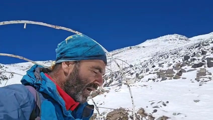 DİYARBAKIRLI DAĞCI MEHMET FATİH AKTÜRK, AĞRI DAĞI’NA YAPTIĞI TIRMANIŞTA YAKLAŞIK 4 BİN 900 RAKIMDA...