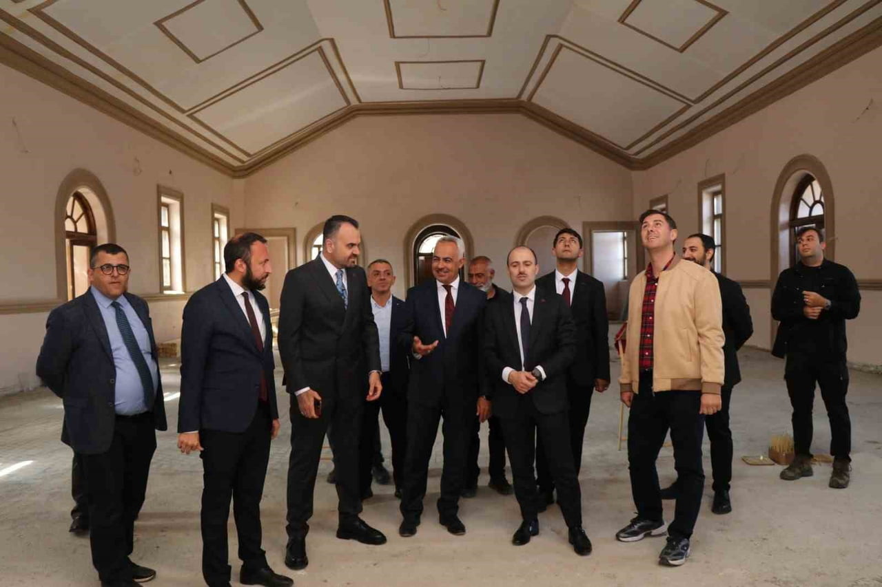DOĞU ANADOLU PROJESİ (DAP) BÖLGE KALKINMA İDARESİ BAŞKANI HALİL İBRAHİM GÜRAY, OLTU İLÇESİNDE...