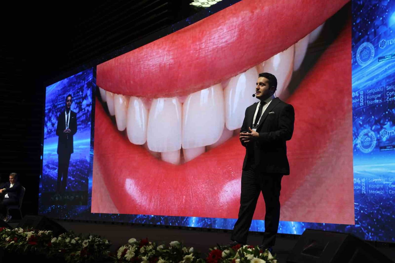 DR. DT. KÜRŞAT YILMAZ, DENTAL FOTOĞRAFÇILIĞIN YALNIZCA TEDAVİ SONUCUNU GÖSTERMEK İÇİN DEĞİL;...