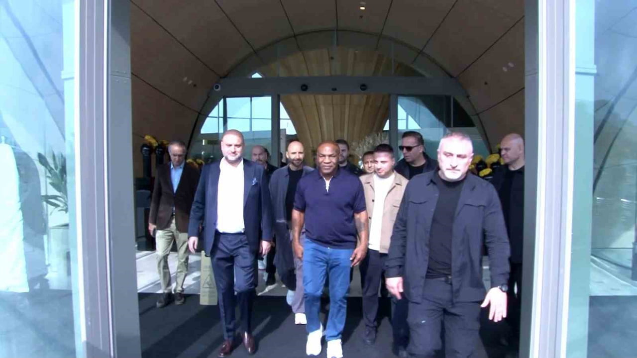 DÜNYACA ÜNLÜ BOKSÖR MİKE TYSON, İSTANBUL’A GELDİ.