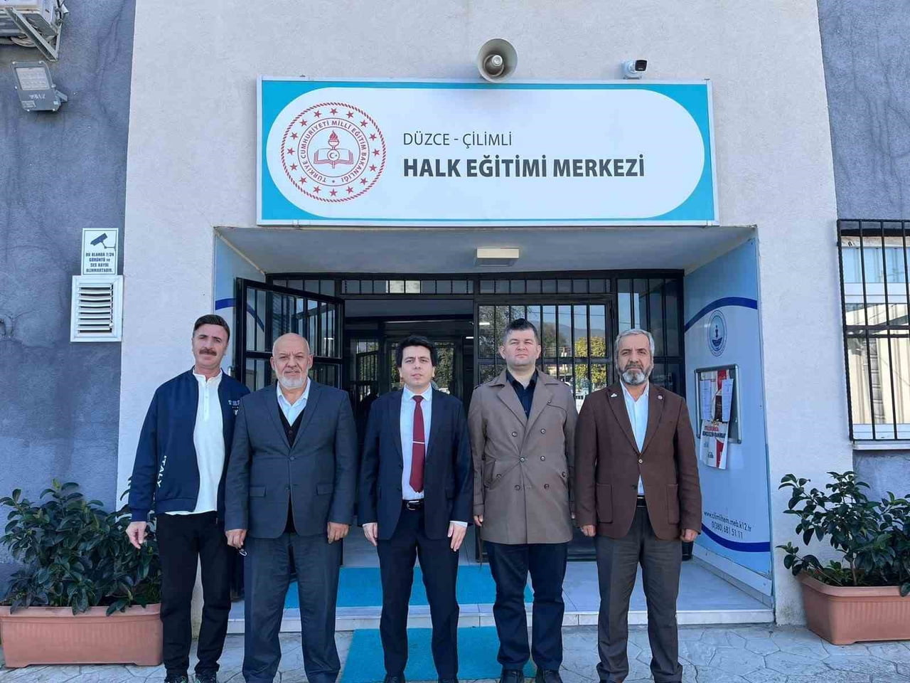 DÜZCE'NİN ÇİLİMLİ İLÇESİNDE KAYMAKAM AHMET ALİ ALTINTAŞ, ÇİLİMLİ HALK EĞİTİMİ MERKEZİNİ ZİYARET...