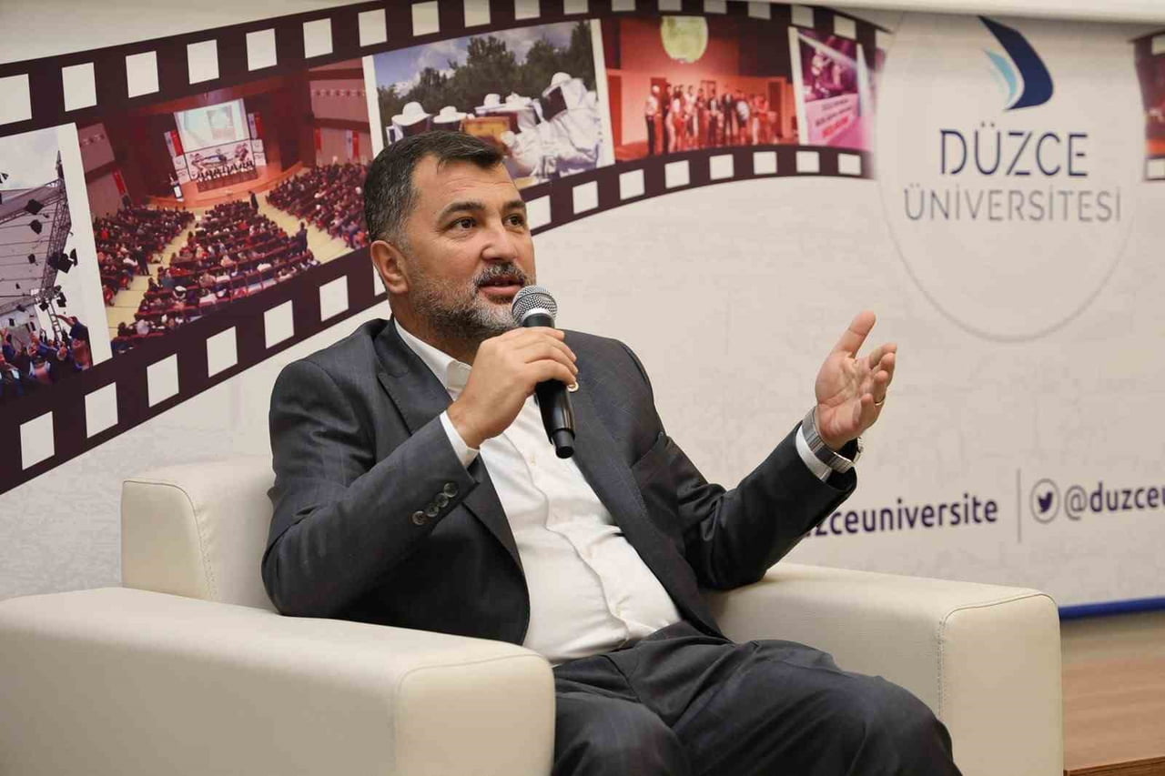 DÜZCE'NİN İŞ BULMA KONUSUNDA ŞANSLI BİR İL OLDUĞUNU VURGULAYAN AK PARTİ DÜZCE MİLLETVEKİLİ ERCAN...