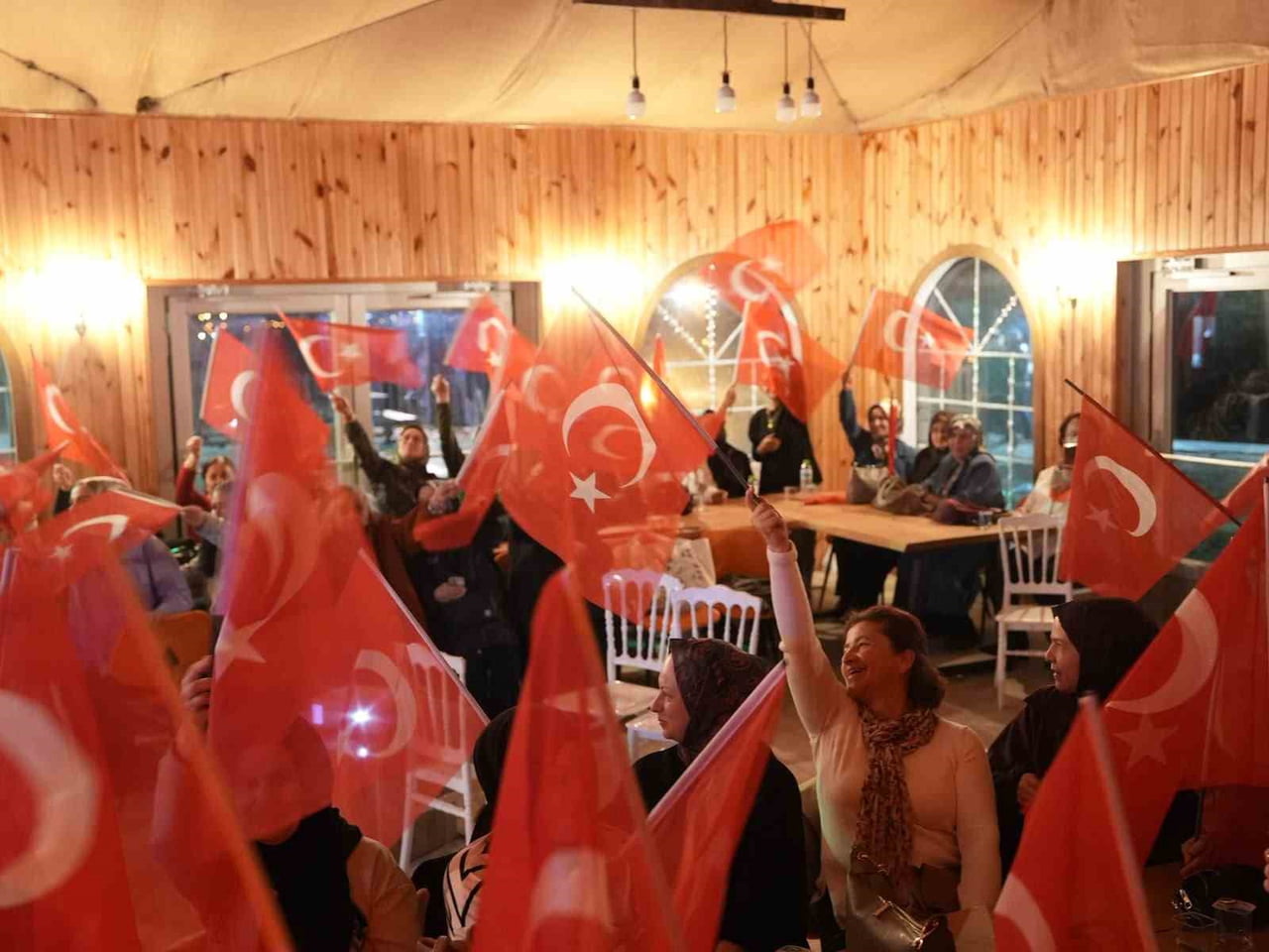 DÜZCE BELEDİYESİ'NİN BELEDİYE HİZMETTE, KADINLAR KEŞİFTE PROGRAMINA KATILAN KADINLAR...