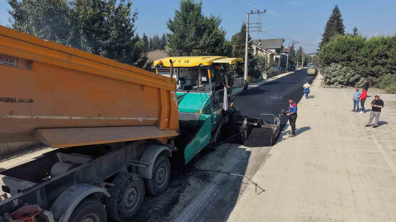 DÜZCE BELEDİYESİ, ŞIRALIK MAHALLESİ’NDE YÜRÜTTÜĞÜ ASFALT ÖNCESİ ALTYAPI ÇALIŞMALARINI TAMAMLADI....