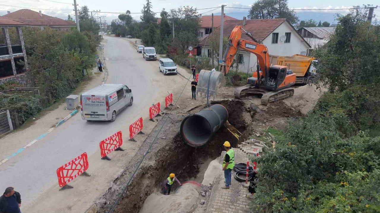 DÜZCE BELEDİYESİ TARAFINDAN SÜRDÜRÜLEN İÇME SUYU ALTYAPI ÇALIŞMALARI KAPSAMINDA ŞEHİR ŞEBEKESİNİN...