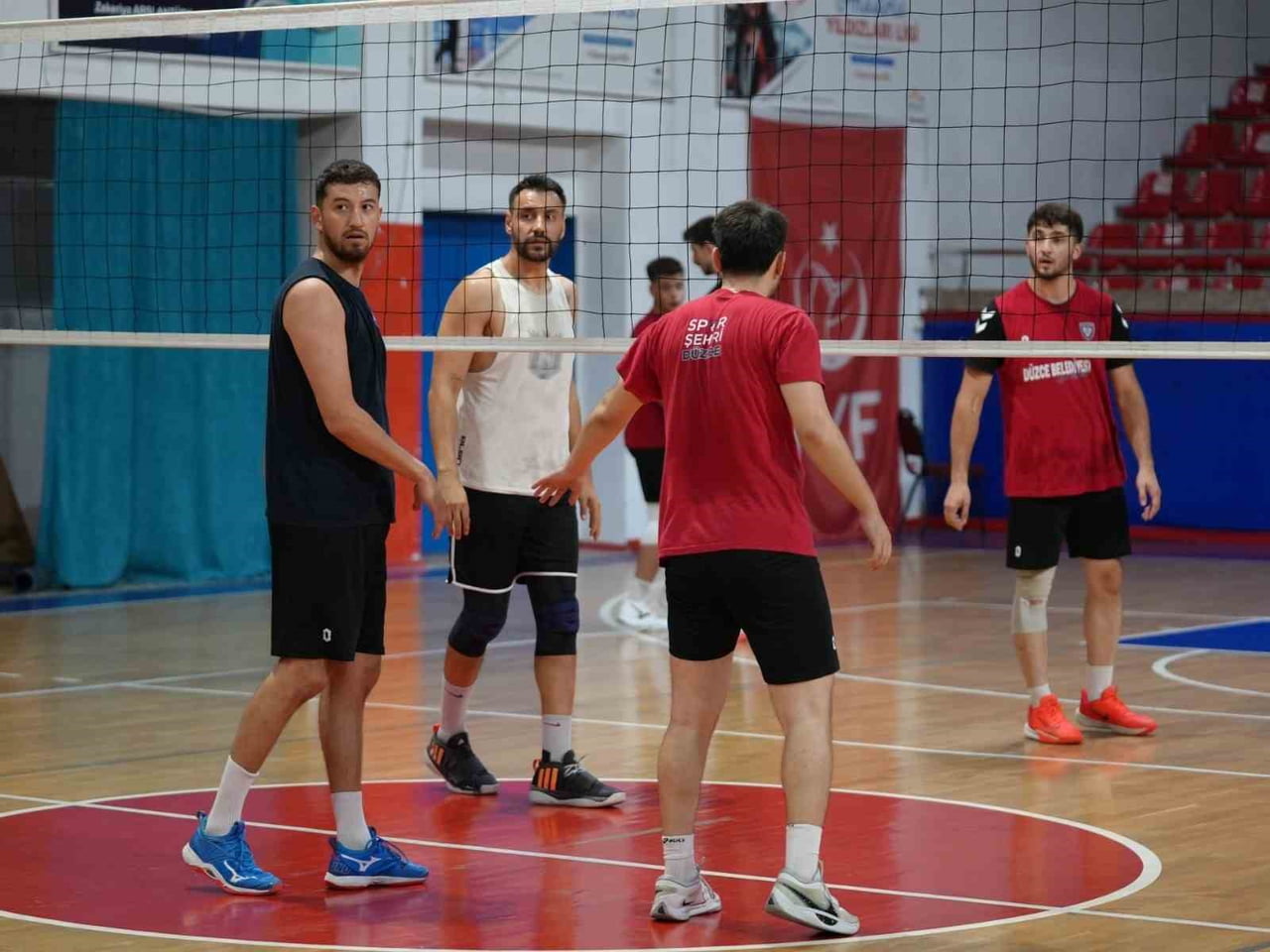 DÜZCE BELEDİYESPOR ERKEK VOLEYBOL TAKIMI, 2026-2027 SEZONUNUN İLK MAÇINDA TOKAT BELEDİYESPOR’U...
