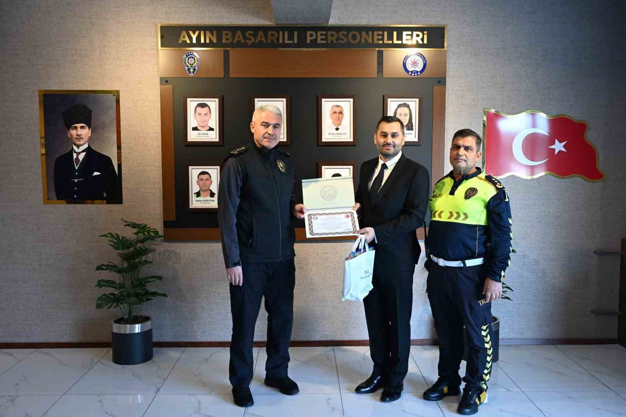 DÜZCE İL EMNİYET MÜDÜRÜ İBRAHİM ERGÜDER, EYLÜL AYINDA GÖREVLERİNDE ÜSTÜN BAŞARI VE GAYRET GÖSTEREN...