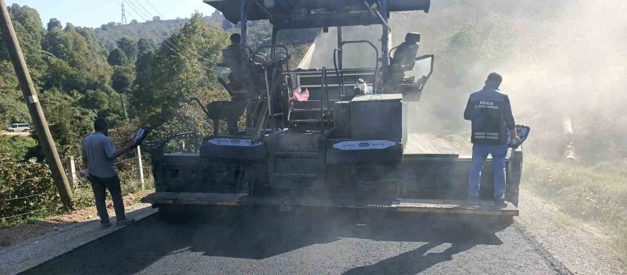 DÜZCE İL ÖZEL İDARESİ TARAFINDAN AKÇAKOCA’DA YÜRÜTÜLEN YOL ÇALIŞMALARI KAPSAMINDA FAKILLI...