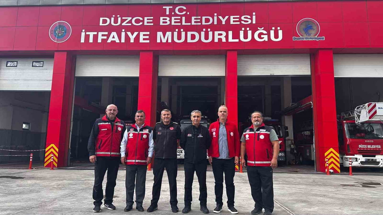 DÜZCE MEB AKUB EKİBİ, DÜZCE BELEDİYESİ İTFAİYE MÜDÜRLÜĞÜ İLE BİR ARAYA GELEREK AFETLERLE MÜCADELE...