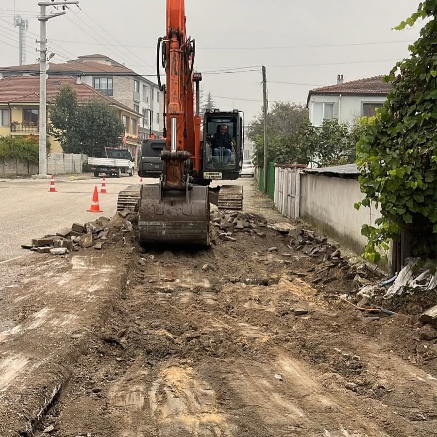 DÜZCE’NİN ÇİLİMLİ İLÇESİNDE, ULUCAMİ MAHALLESİ ŞEHİT FİKRİ ÖZTÜRK CADDESİ’NDE ZAMANLA YIPRANAN...