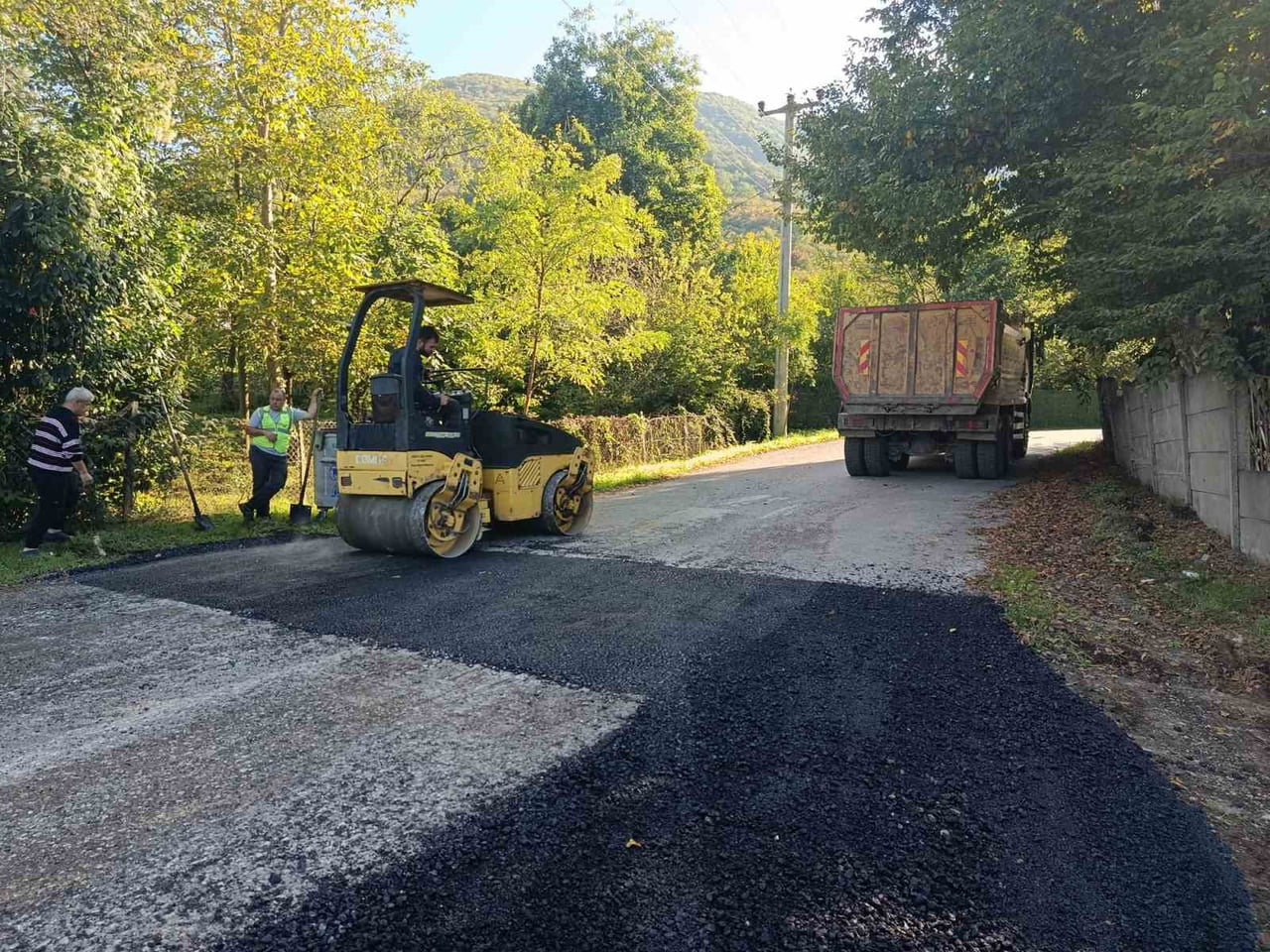 DÜZCE’NİN GÖLYAKA İLÇESİNE BAĞLI GÖKÇEDERE VE TAŞLIK KÖYLERİNDE, ULAŞIM KONFORU VE YOL...