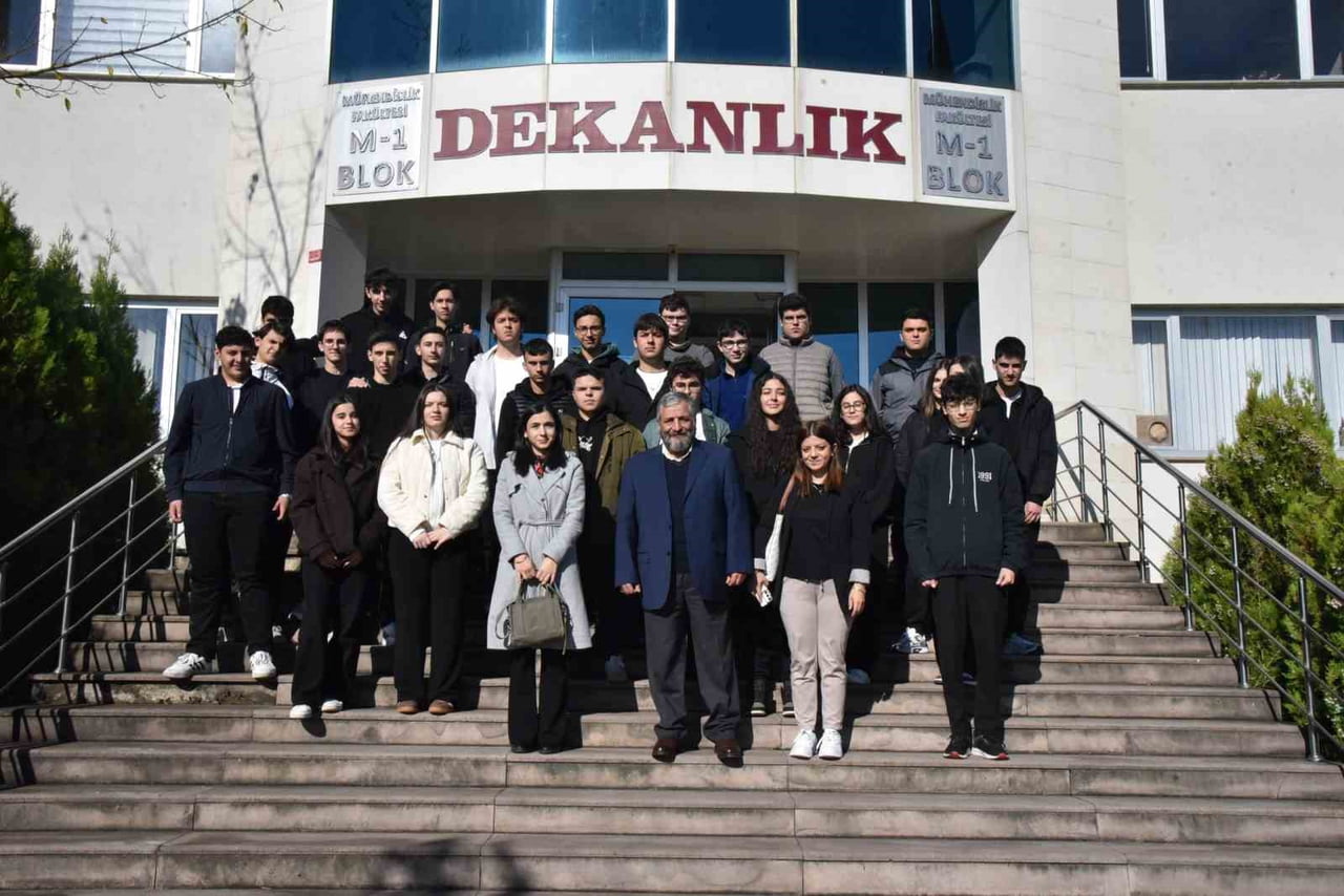DÜZCE TEKNOKENT MESLEKİ VE TEKNİK ANADOLU LİSESİ ÖĞRETMEN VE ÖĞRENCİLERİ, MÜHENDİSLİK ALANLARINI...