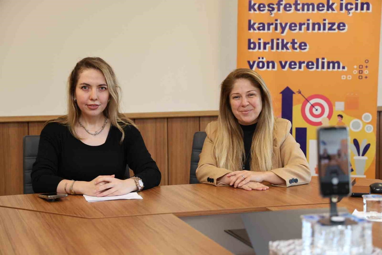 DÜZCE ÜNİVERSİTESİ KARİYER GELİŞTİRME VE MEZUN İZLEME UYGULAMA ARAŞTIRMA MERKEZİ TARAFINDAN...