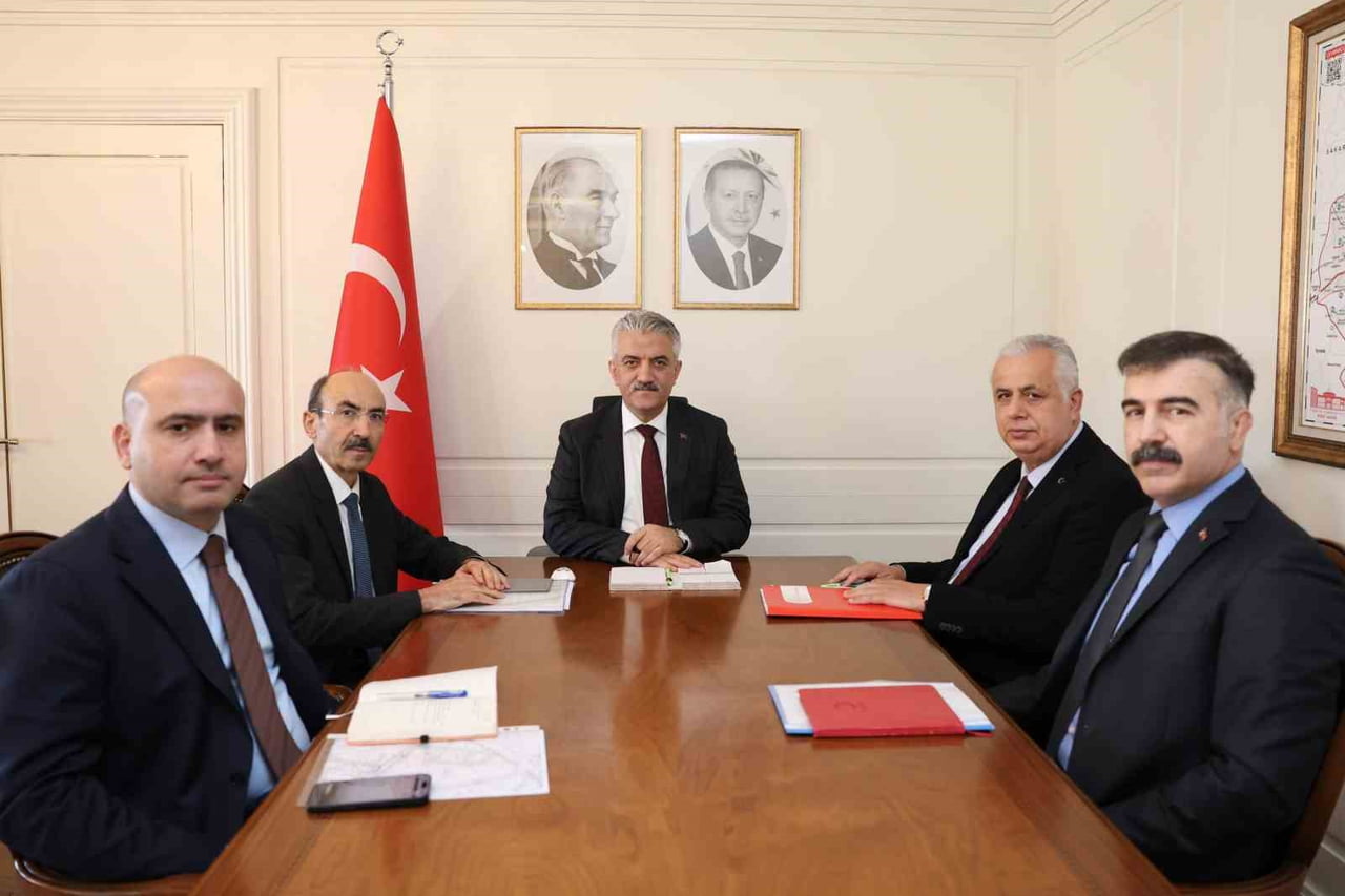 DÜZCE VALİSİ MEHMET MAKAS BAŞKANLIĞINDA GERÇEKLEŞTİRİLEN HAFTALIK DEĞERLENDİRME TOPLANTISINDA...