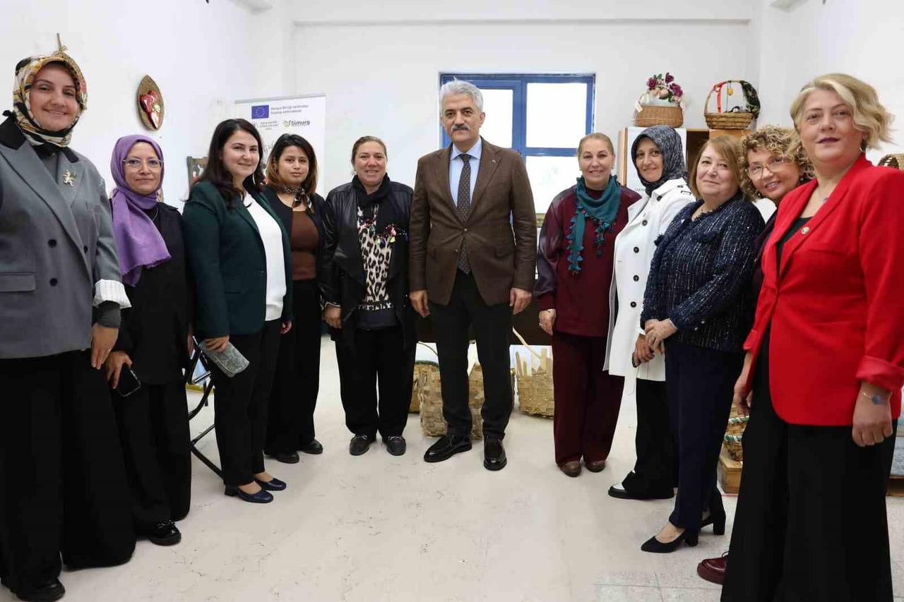 DÜZCE VALİSİ MEHMET MAKAS, EŞİ ELİF MAKAS İLE BİRLİKTE DÜZCE KADIN EMEĞİ MERKEZİ BÜNYESİNDE...