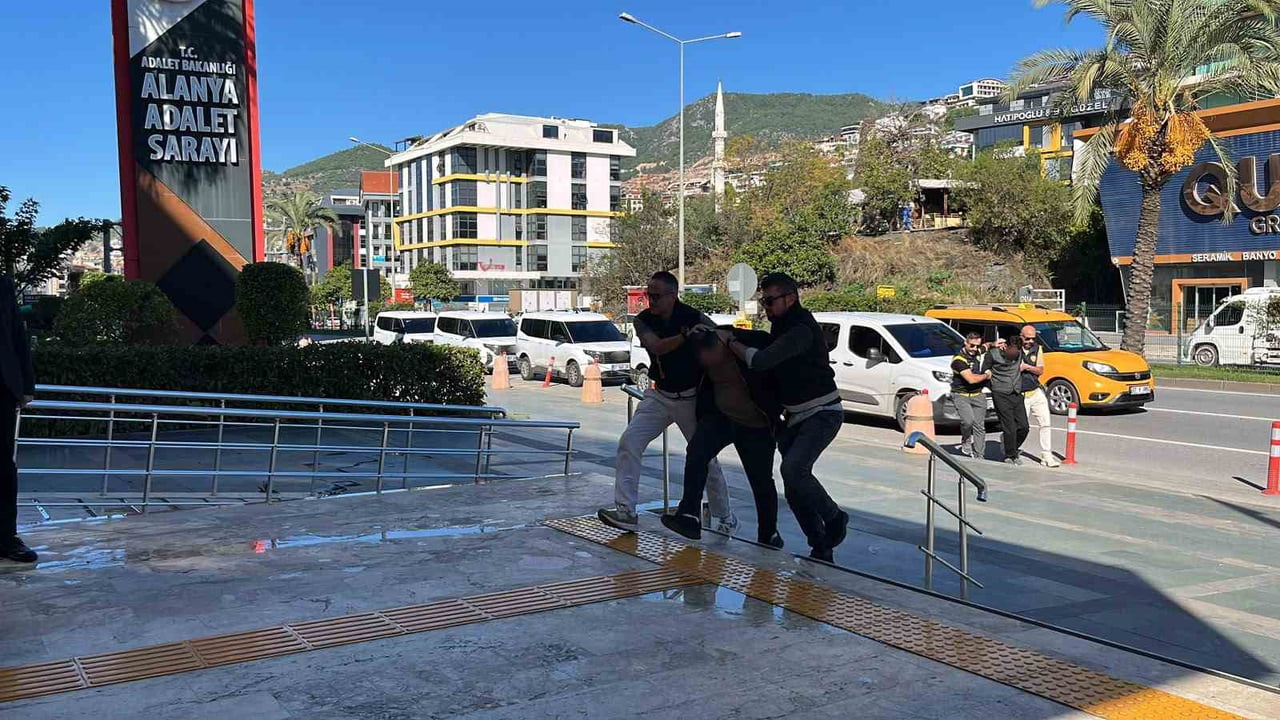 DÜZENLENEN OPERASYONDA GÖZALTINA ALINAN 7 ŞÜPHELİ ADLİYEYE SEVK EDİLDİ. ŞÜPHELİLERDEN 6’SI...