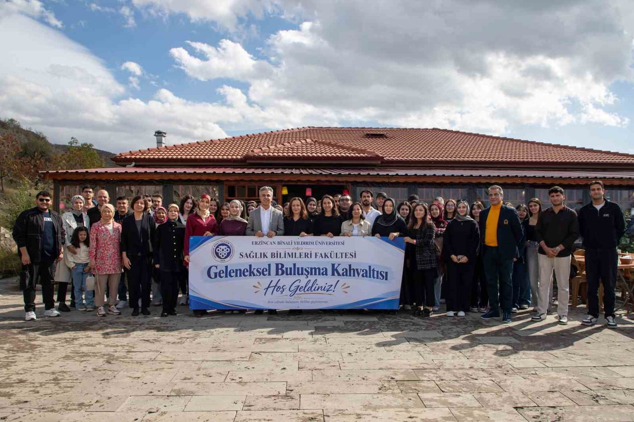 EBYÜ'DE AKADEMİSYENLER VE ÖĞRENCİLER GELENEKSEL KAHVALTIDA BULUŞTU