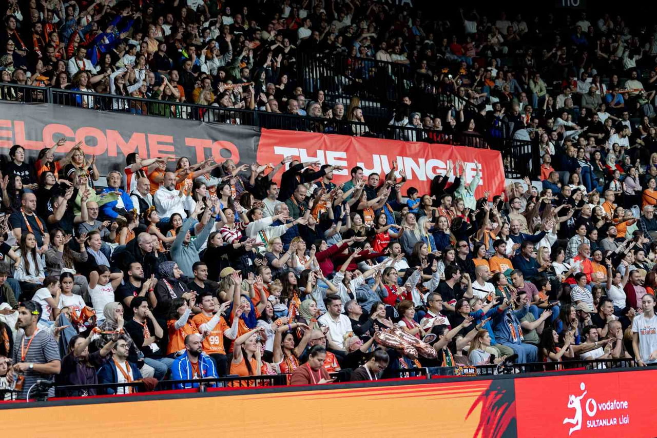 ECZACIBAŞI PERON İSTANBUL, MANİSA BÜYÜKŞEHİR BELEDİYESPOR’U KONUK EDİYOR