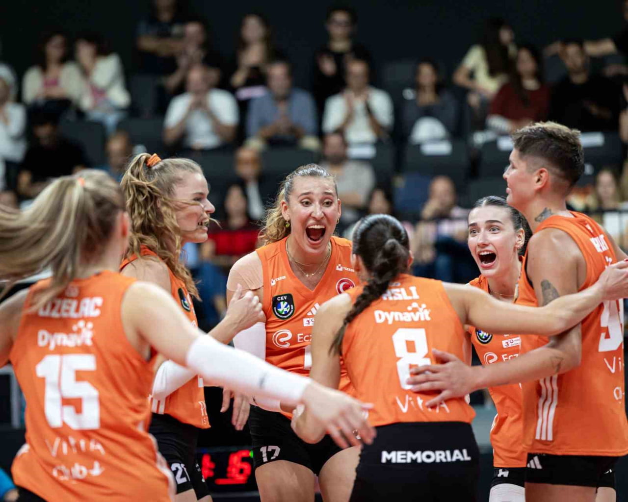 ECZACIBAŞI PERON İSTANBUL, VODAFONE SULTANLAR LİGİ’NİN 2. HAFTASINDA EVİNDE KARŞILAŞTIĞI ARAS...