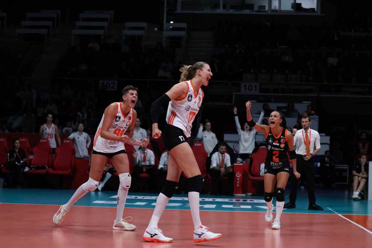 ECZACIBAŞI PERON İSTANBUL, VODAFONE SULTANLAR LİGİ’NİN 3. HAFTASINDA İLBANK DEPLASMANINDAN 25-23...