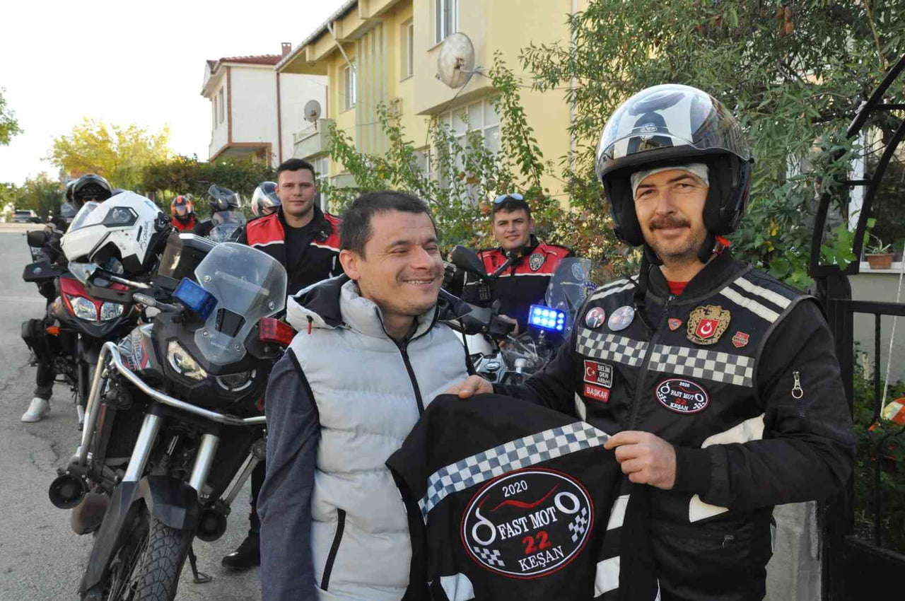 EDİRNE’NİN KEŞAN İLÇESİNDE YAŞAYAN YÜZDE 95 GÖRME KAYBI BULUNAN 35 YAŞINDAKİ SEZGİN ÇALIŞKAN’IN...