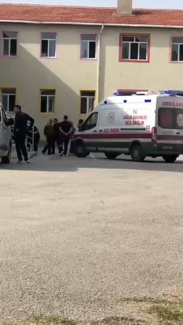 EDİRNE’NİN UZUNKÖPRÜ İLÇESİNDE BİR OKULDA BAZI ÖĞRENCİLERİN ÇAMAŞIR SUYUNDAN ETKİLENDİĞİ İDDİA...