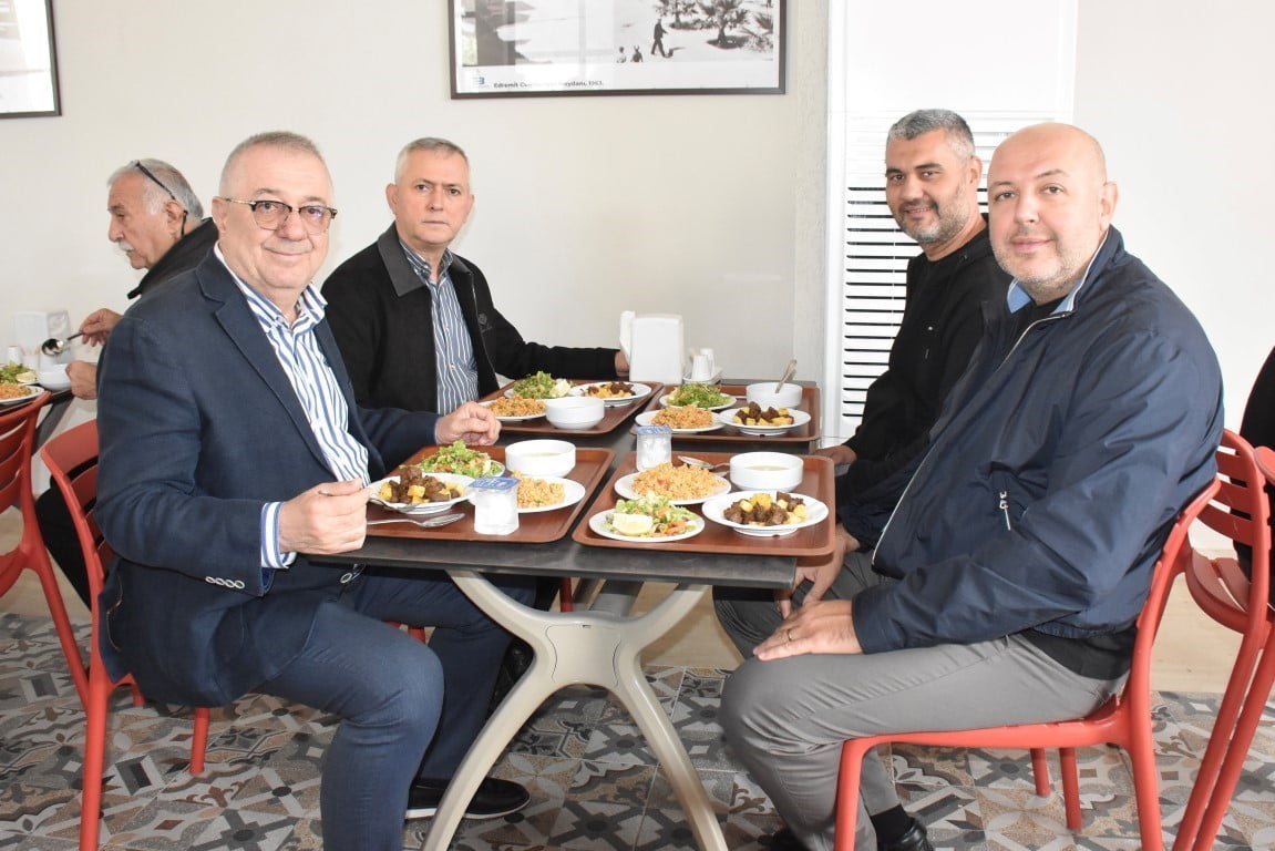 EDREMİT BELEDİYE BAŞKANI MEHMET ERTAŞ, EKİM AYI OLAĞAN MECLİS TOPLANTISININ ERTESİ GÜNÜ BELEDİYE...