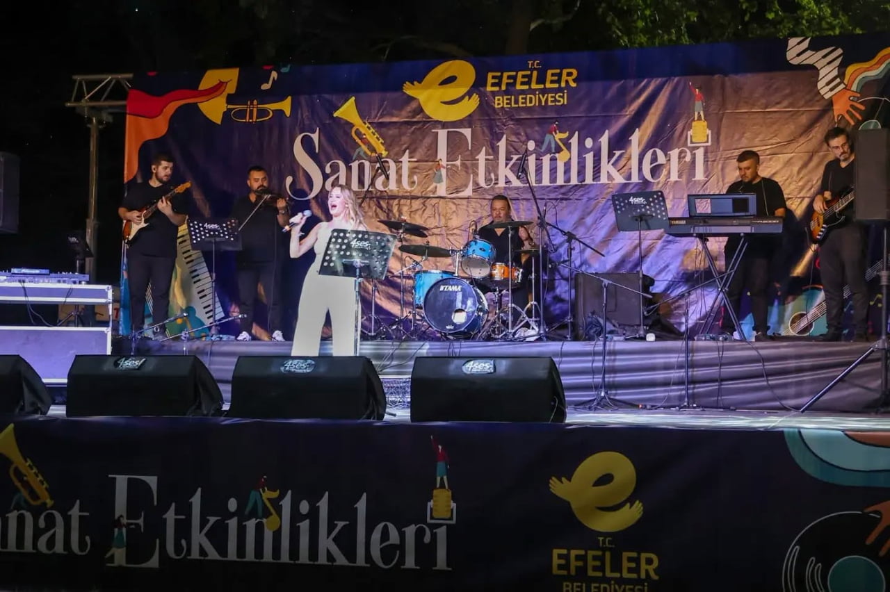 EFELER BELEDİYE BAŞKANI ANIL YETİŞKİN’İN ÖNCÜLÜĞÜNDE, 29 EKİM CUMHURİYET BAYRAMI’NIN 103’ÜNCÜ YIL...