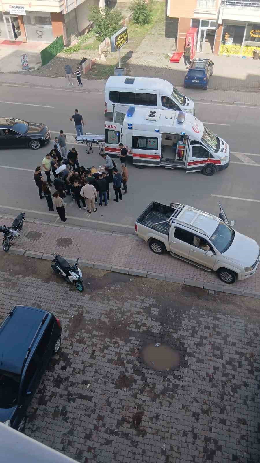 ELAZIĞ'DA PİCK-UP İLE MOTOSİKLETİN ÇARPIŞMASI SONUCU MEYDANA GELEN TRAFİK KAZASINDA 1 KİŞİ...