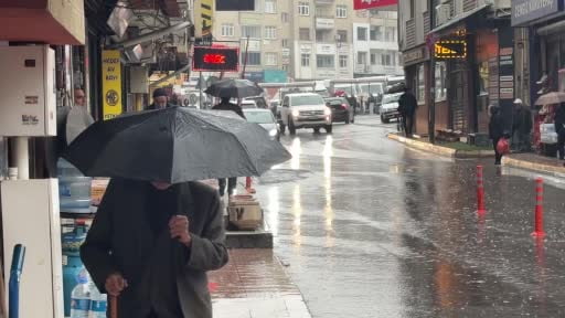 Elazığ'da sağanak yağış etkili oldu