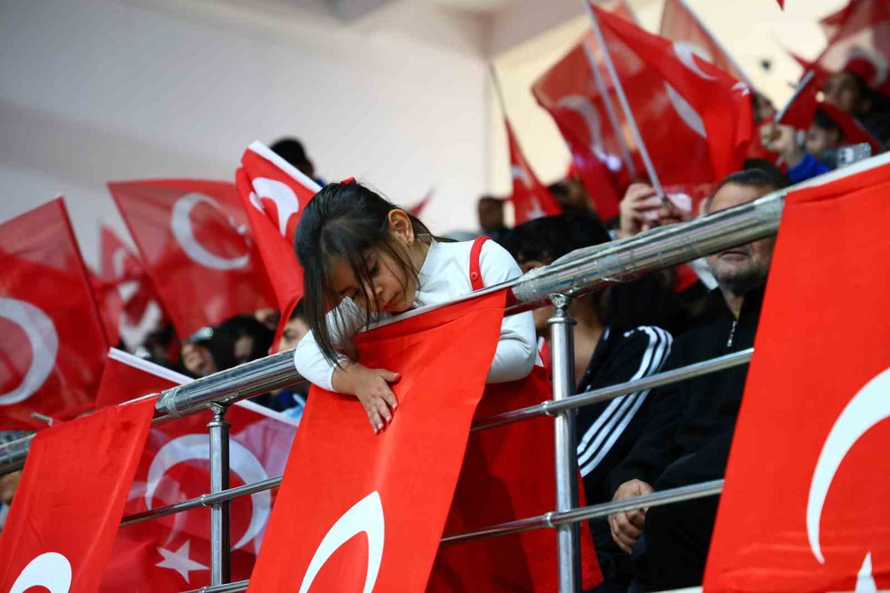ELAZIĞ’DA 29 EKİM CUMHURİYET BAYRAMI'NIN 103. YIL DÖNÜMÜ DÜZENLENEN TÖRENLERLE KUTLANDI