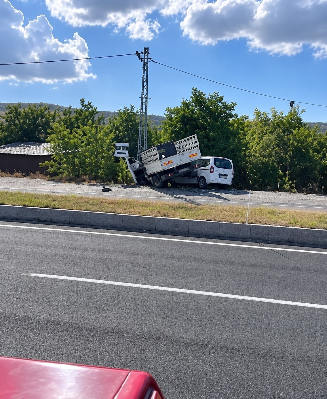 ELAZIĞ’DA HAFİF TİCARİ ARAÇLA PİKABIN ÇARPIŞMASI SONUCU MEYDANA GELEN TRAFİK KAZASINDA 2 KİŞİ...